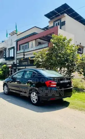 Honda City Sedan 2017 - Well-Maintained Compact Car