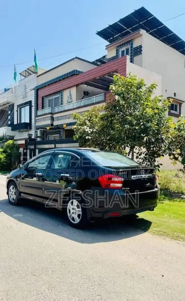 Honda City Sedan 2017 - Well-Maintained Compact Car
