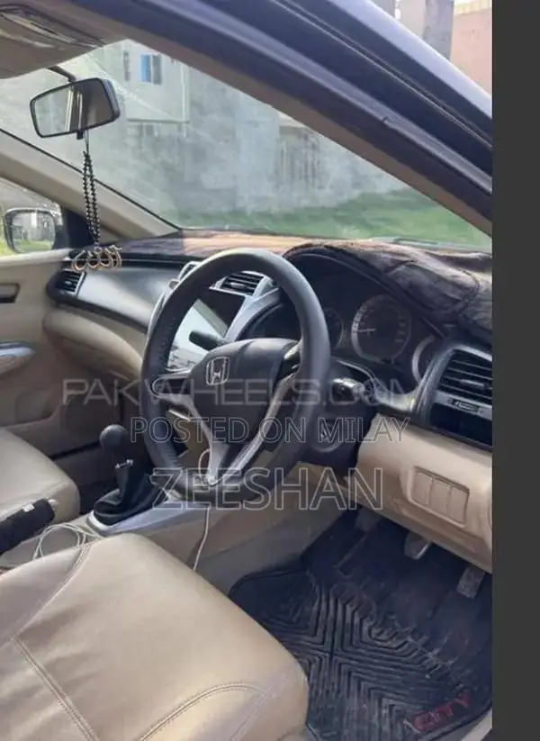 Honda City Sedan 2017 - Well-Maintained Compact Car