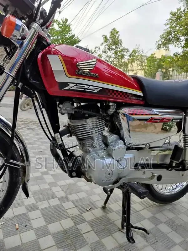 Honda CG 125 Special Edition 2025 Motorcycle - Low Mileage Red