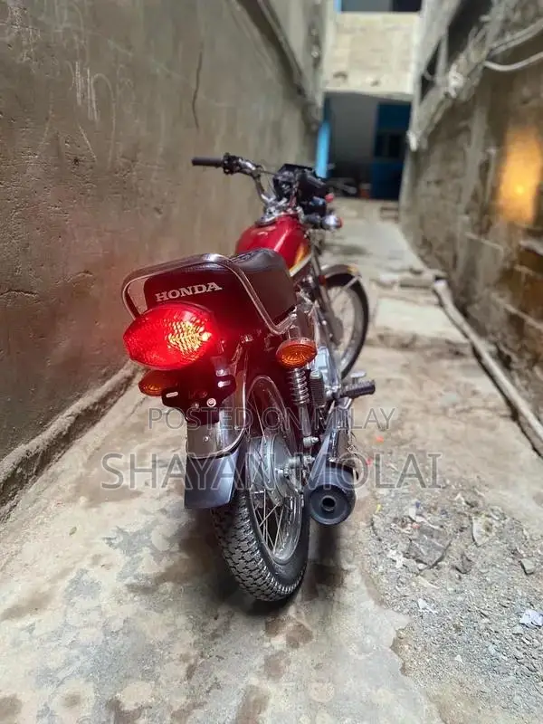 Honda CG 125 Special Edition 2025 Motorcycle - Low Mileage Red