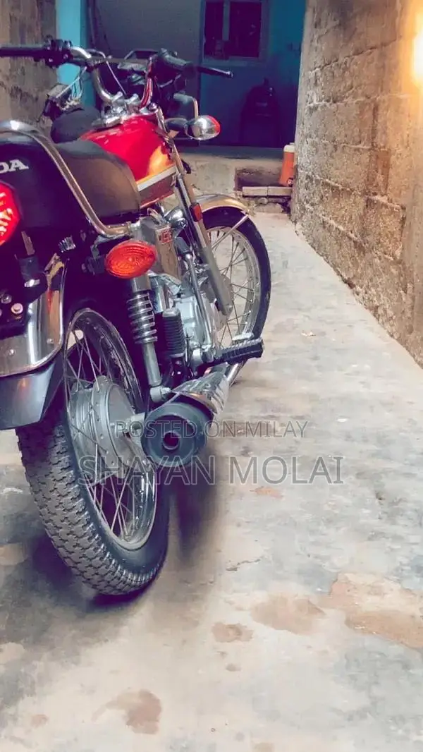 Honda CG 125 Special Edition 2025 Motorcycle - Low Mileage Red