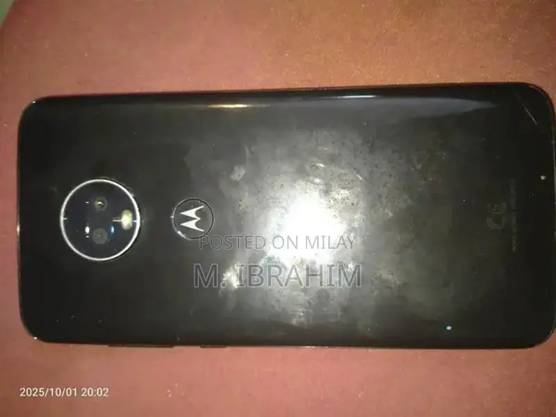 High-Performance Moto Smartphone with Dual Camera