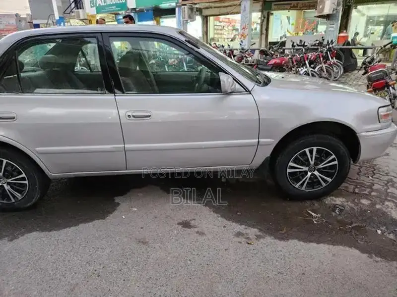 Toyota Corolla Sedan: Sleek and Efficient Compact Car