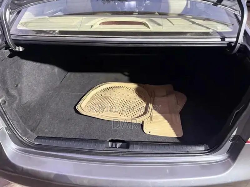 Reborn 12 Model Manual Sunroof Sedan with Full Maintenance