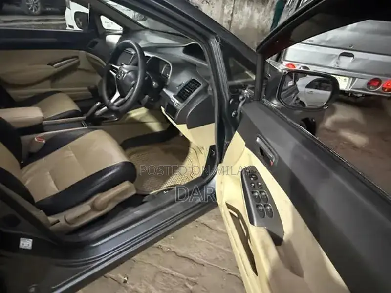 Reborn 12 Model Manual Sunroof Sedan with Full Maintenance