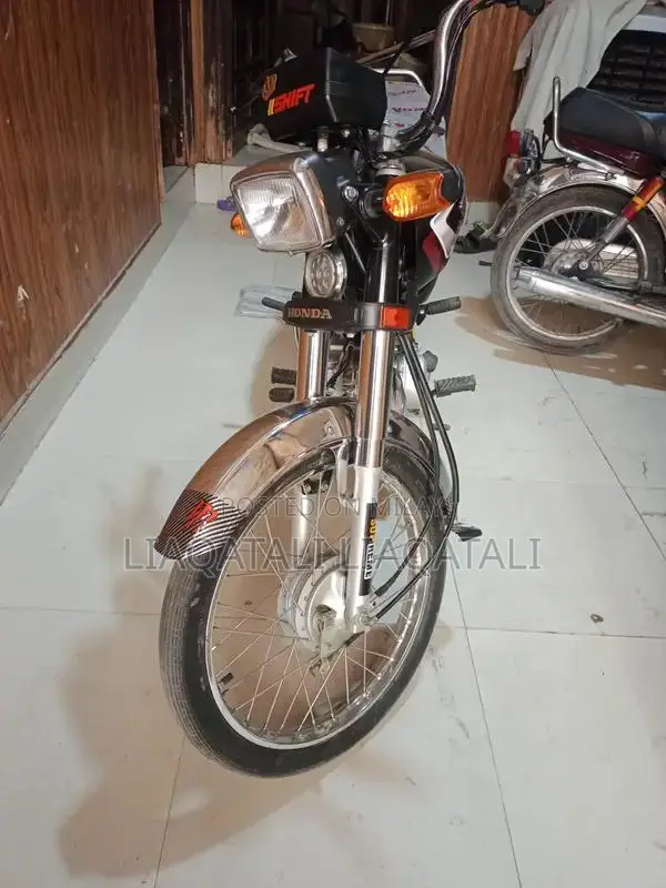 Honda 70 Motorcycle 2025 Edition - Showroom Condition