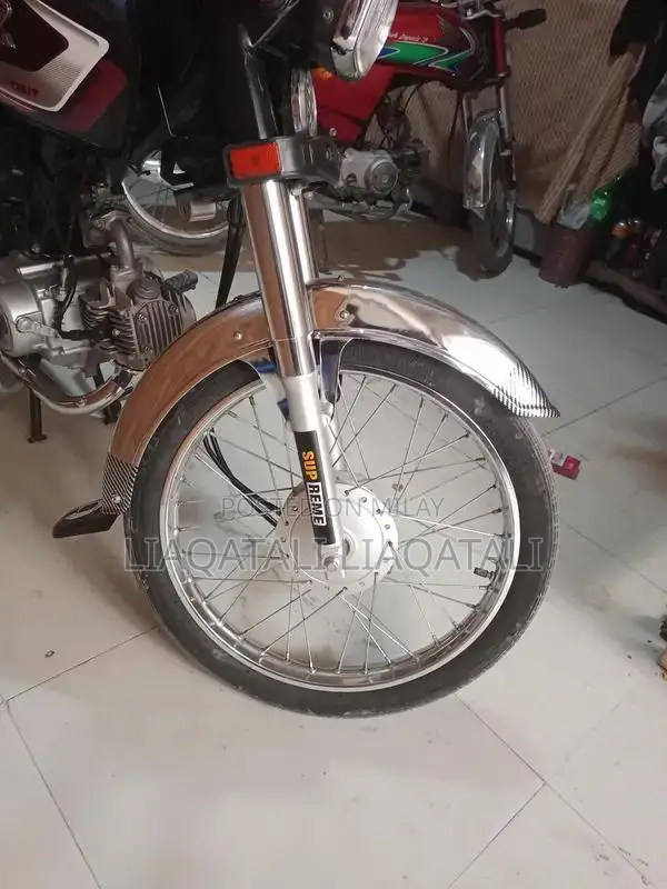 Honda 70 Motorcycle 2025 Edition - Showroom Condition