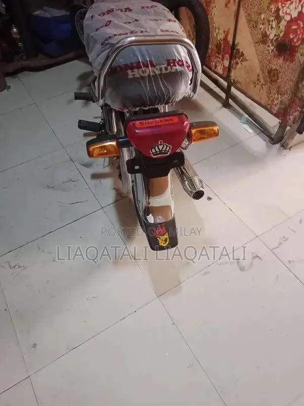 Honda 70 Motorcycle 2025 Edition - Showroom Condition