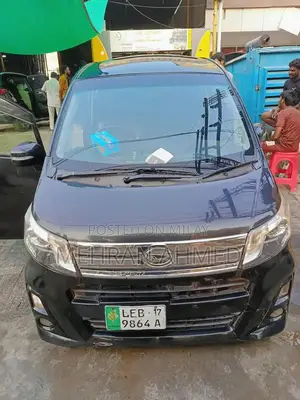 Photo - Move Custom RS 2014 Model Black Sedan