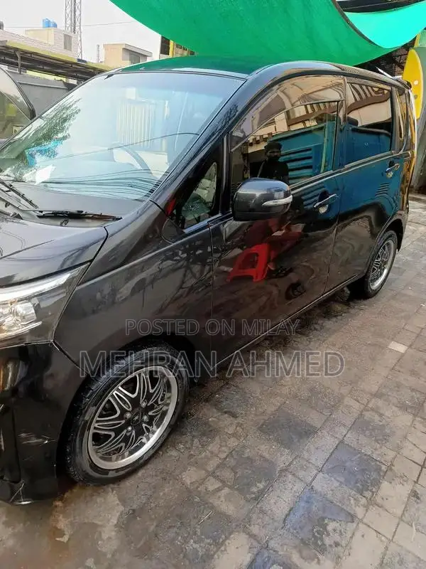 Move Custom RS 2014 Model Black Sedan