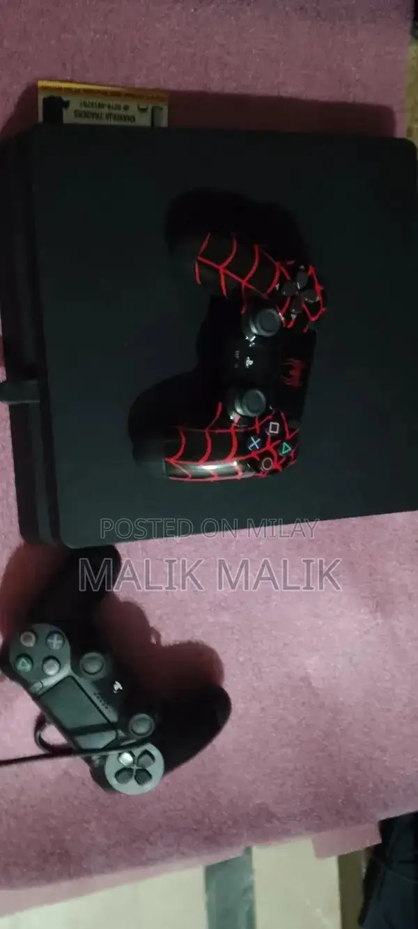 PlayStation 4 Slim Jailbroken Gaming Console with Pre-Installed Games