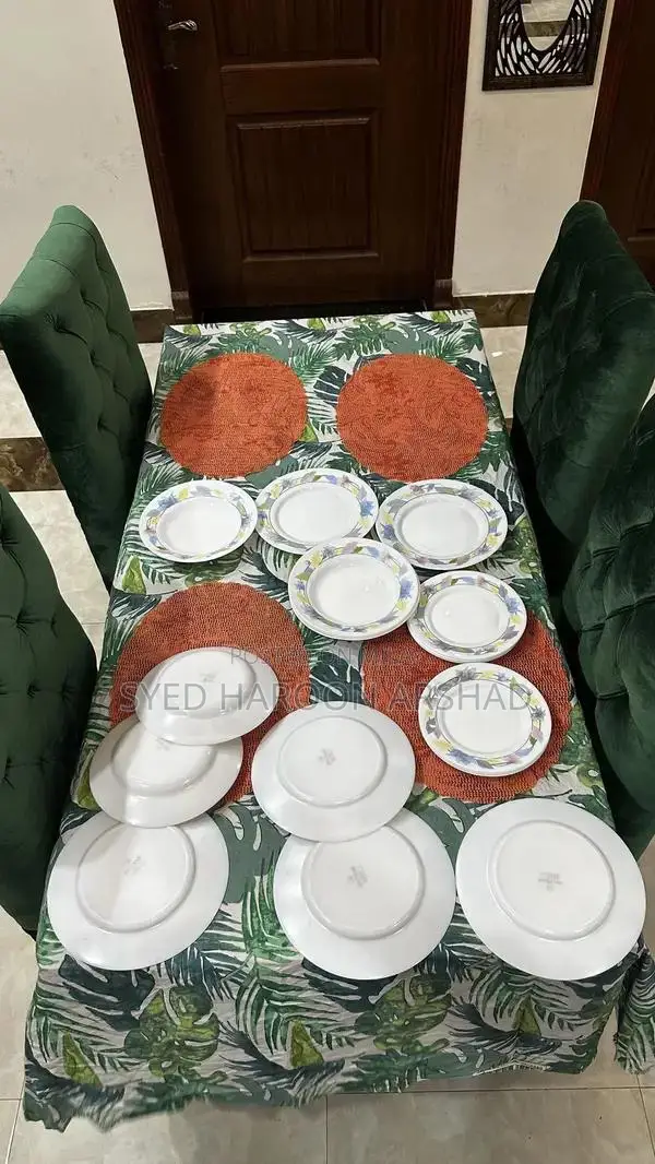 Elegant Velvet Dining Chairs with High-Quality Cushioning