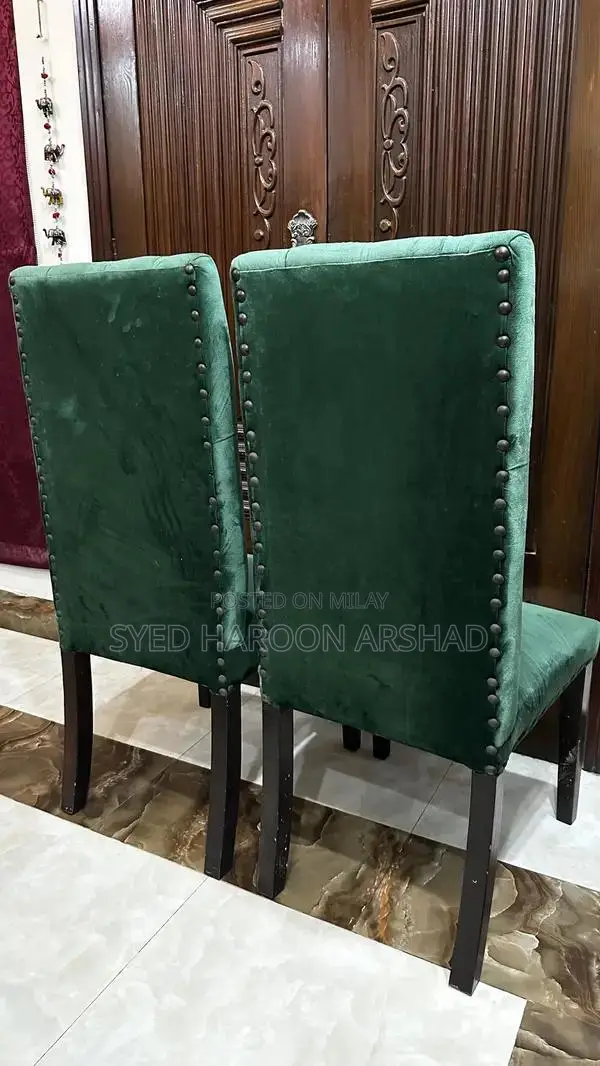 Elegant Velvet Dining Chairs with High-Quality Cushioning