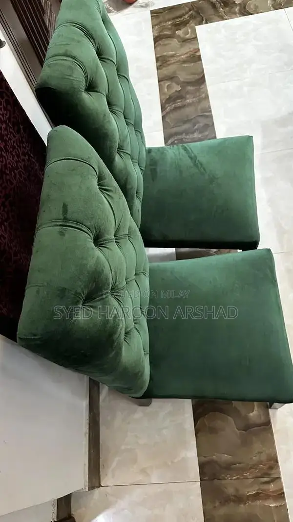 Elegant Velvet Dining Chairs with High-Quality Cushioning