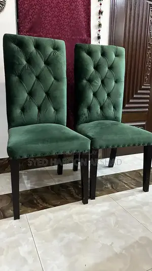 Elegant Velvet Dining Chairs with High-Quality Cushioning
