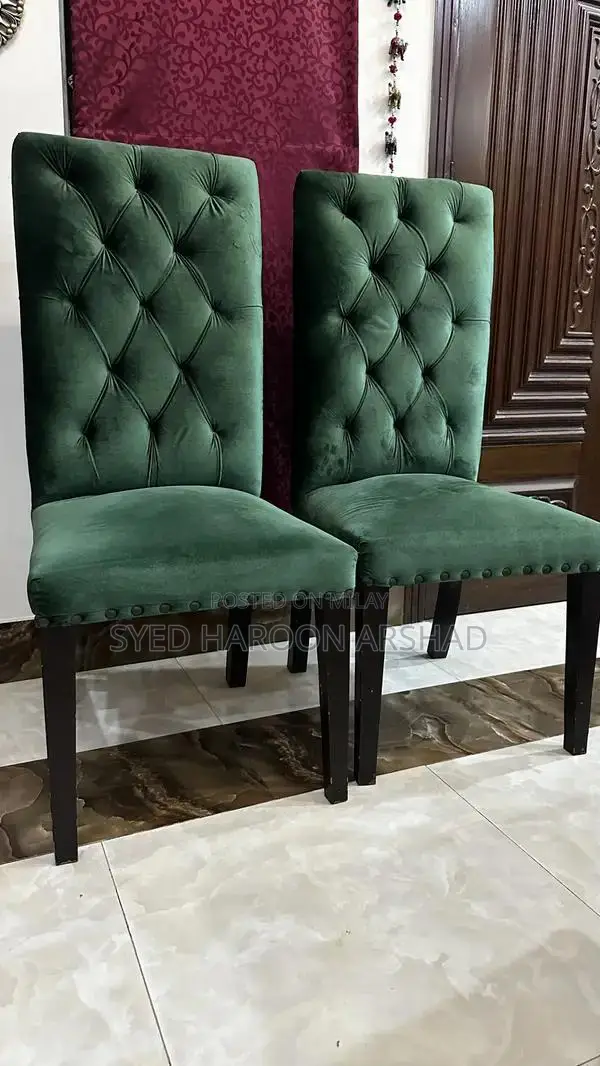 Elegant Velvet Dining Chairs with High-Quality Cushioning