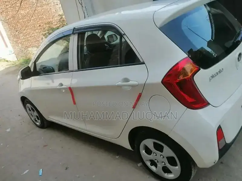 Kia Picanto 2022 Automatic Hatchback - White Full Option