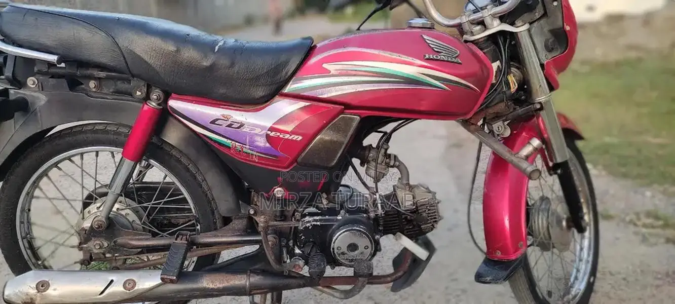 Honda Dream CD 70cc Motorcycle - Model 14
