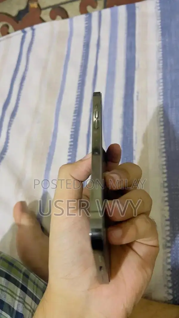 High-Performance Smartphone with Premium Features