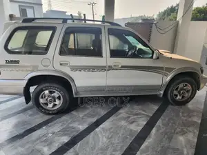 2004 Kia Sportage SUV Grand Model with Spacious Interior