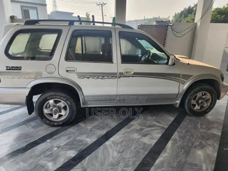 2004 Kia Sportage SUV Grand Model with Spacious Interior