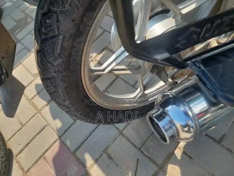 Suzuki GS 150 SE Motorcycle - Excellent Condition Commuter Bike