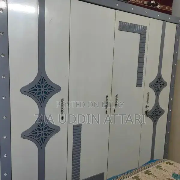 Gently Used Complete Bed Set in Excellent Condition