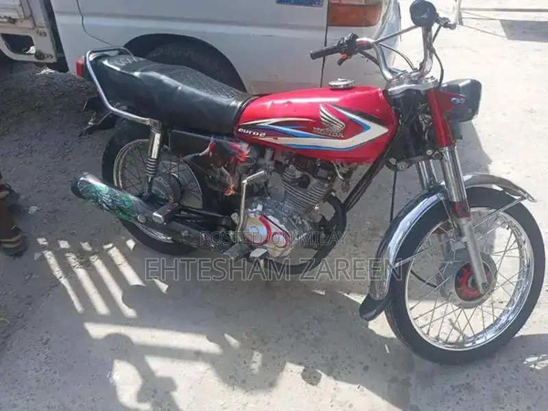 Honda 125cc Motorcycle - 2014 Model, Low Mileage