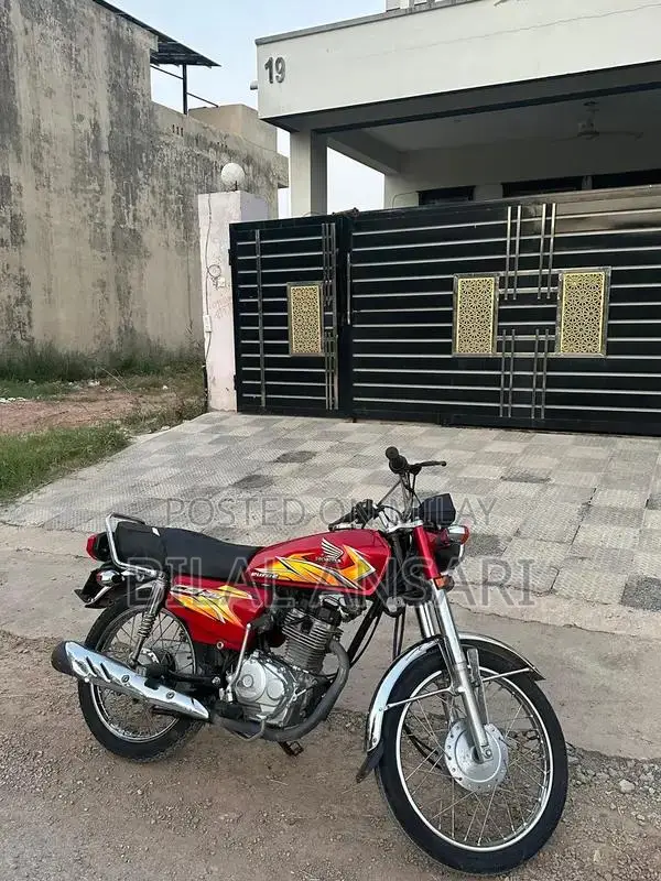 Honda CG 125 Motorcycle - 2021 Model, Low Mileage