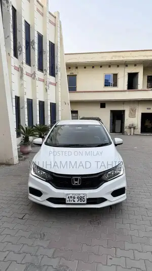 Photo - Honda City CVT Sedan - Smooth Automatic Transmission Compact Car