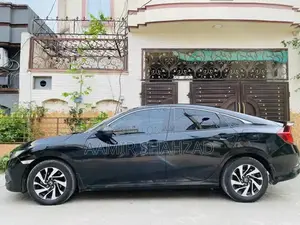 Photo - Honda Civic 1.8 Oriel I-VTEC Sedan - 2016 Model