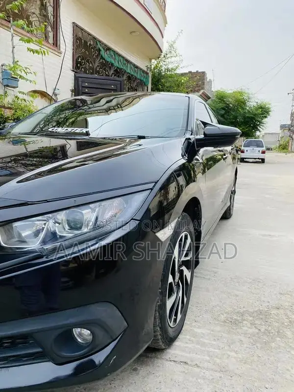 Honda Civic 1.8 Oriel I-VTEC Sedan - 2016 Model