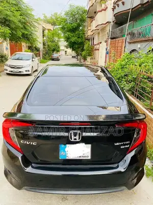Honda Civic 1.8 Oriel I-VTEC Sedan - 2016 Model