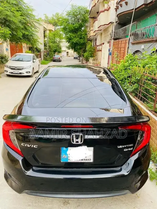 Honda Civic 1.8 Oriel I-VTEC Sedan - 2016 Model
