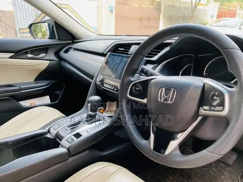 Honda Civic 1.8 Oriel I-VTEC Sedan - 2016 Model