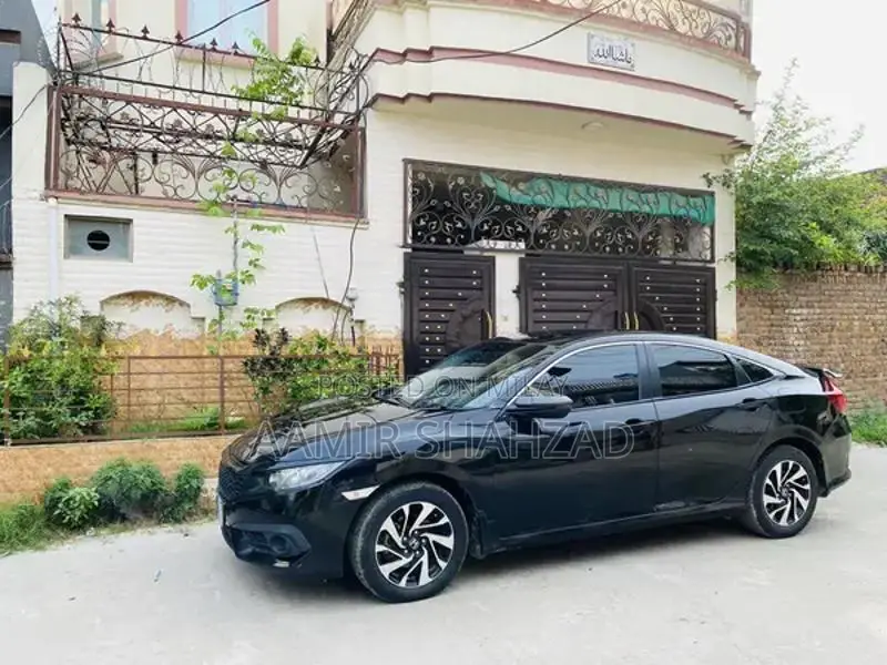 Honda Civic 1.8 Oriel I-VTEC Sedan - 2016 Model