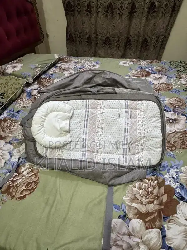 Multifunctional Baby Bassinet with Multiple Features