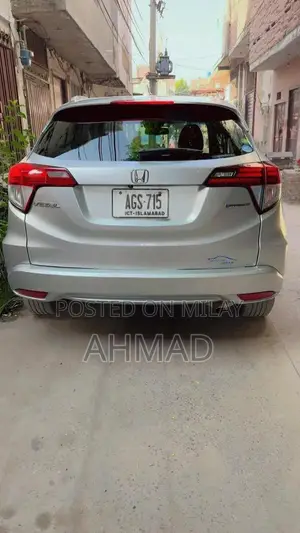 Honda Vezel 2014 - Reliable Compact SUV with Good Condition