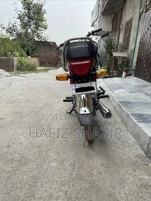 Honda CD70 2023 Motorcycle - Red Color, Excellent Condition