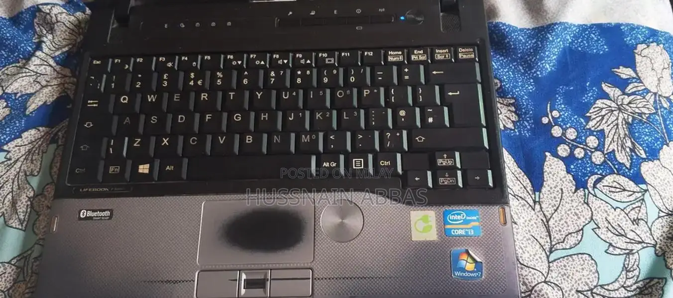 Fujitsu Lifebook P702 Laptop - Core i3 3rd Gen Business Notebook