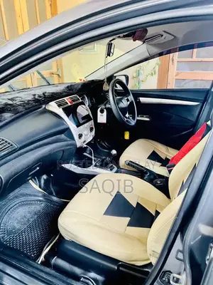 Photo - Honda City Sedan - 2009/2010 Family Used Compact Sedan