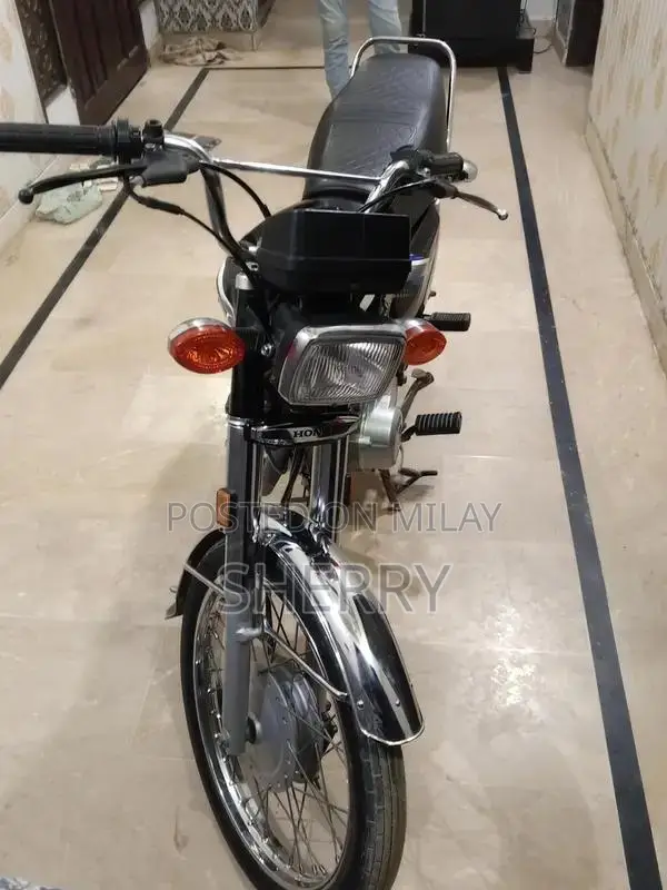 Honda CG 125 Motorcycle - Unregistered, Low Mileage Commuter Bike