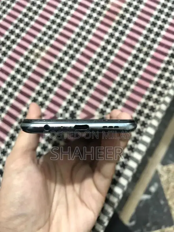 Oppo Reno 4 Smartphone - 8GB RAM 128GB Storage