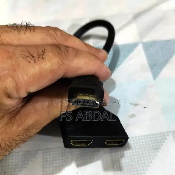 HDMI Splitter Cable: Dual Display Connector