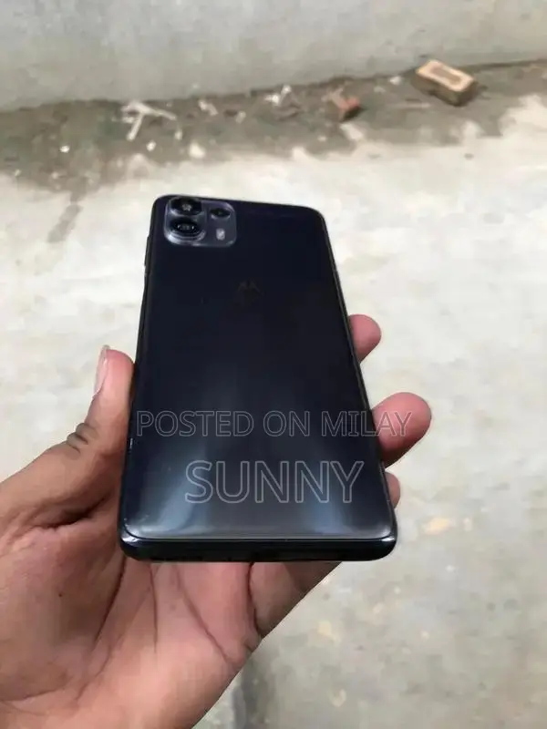 Edge 20 Lite Mid-Range Smartphone with OLED Display