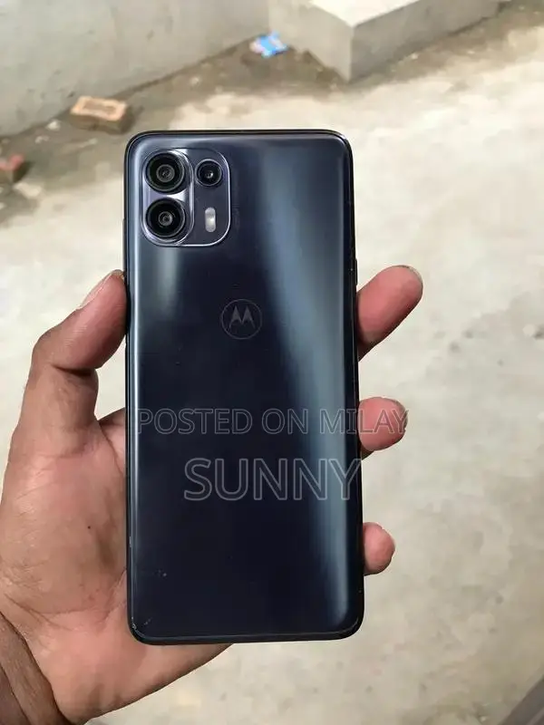 Edge 20 Lite Mid-Range Smartphone with OLED Display