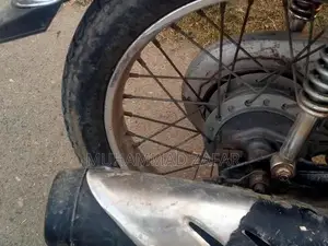 Honda 125cc Motorcycle - 2016 Model Lightweight Urban Commuter