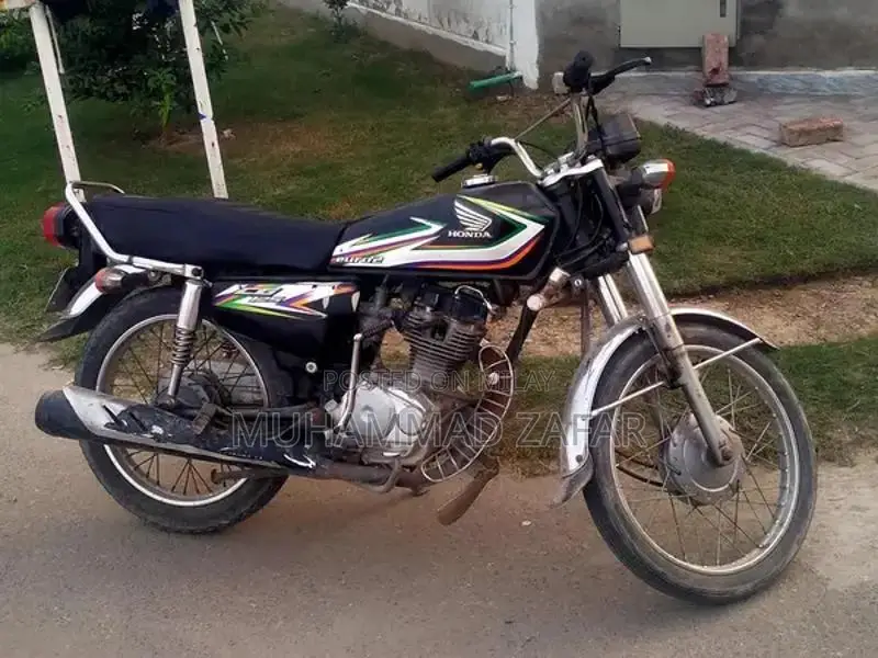 Honda 125cc Motorcycle - 2016 Model Lightweight Urban Commuter