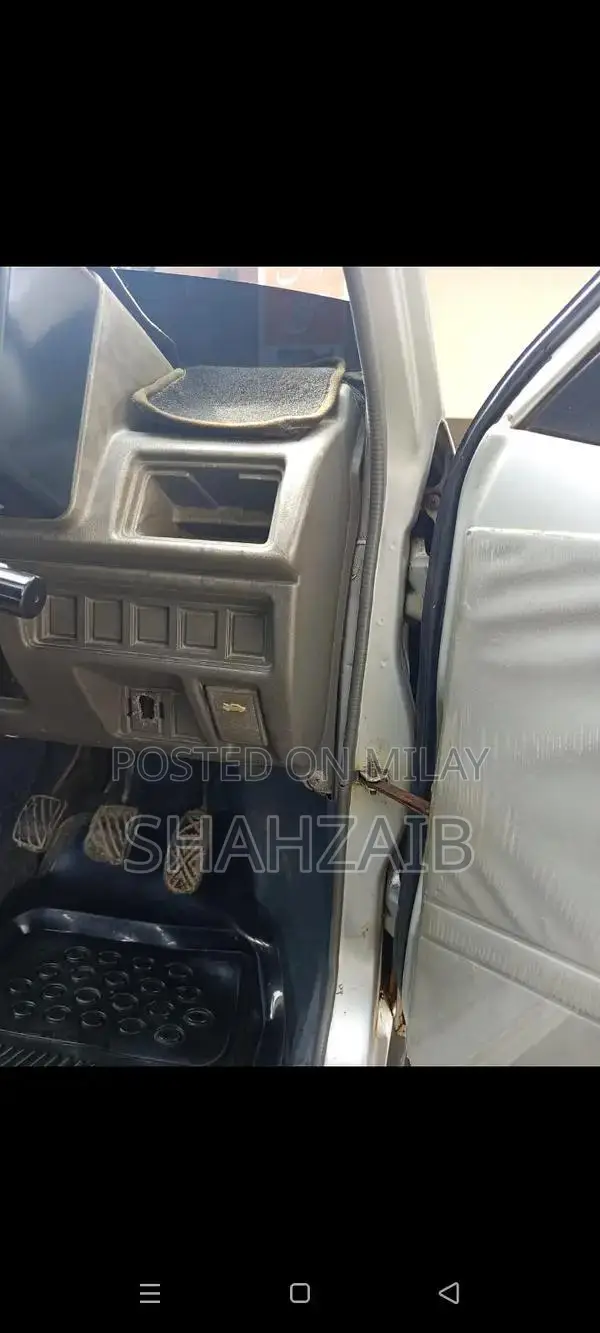 Suzuki Mehran VXR Sedan - Well Maintained Second-Hand Vehicle